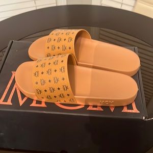 MCM SANDALS